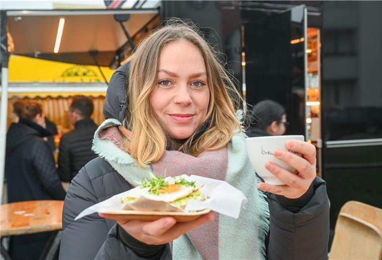 Jenifer Dagligil testet sich als „Foodie Bremerhaven“ durch das Essen der Stadt. In Zukunft will sie selbst für Frühstück sorgen.