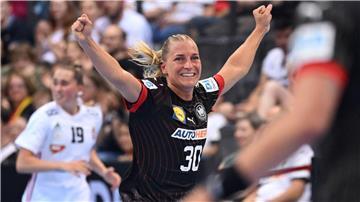 Jenny Behrend war beim Sieg der deutschen Handballerinnen gegen Österreich beste Werferin.
