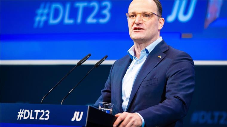 Jens Spahn (CDU), Bundestagsabgeordneter, spricht auf dem 75. Deutschlandtag der Jungen Union.