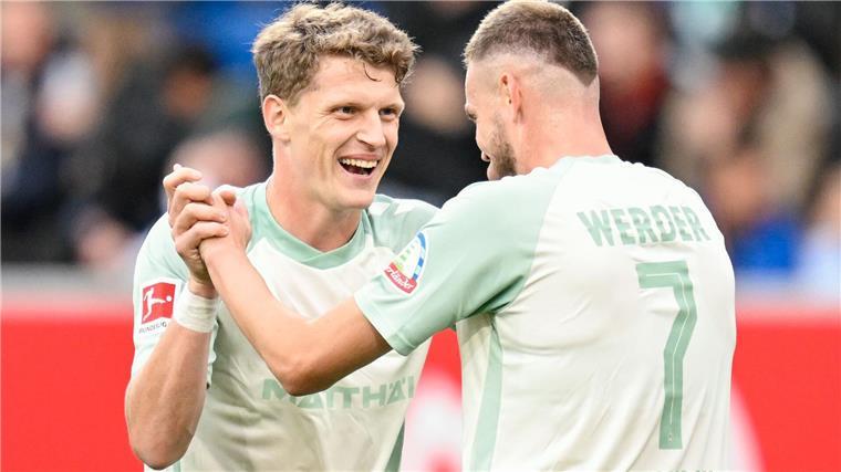 Vogelwildes 3:4 gegen Werder: Hoffenheim in Not Jens Stage (l) und Marvin Ducksch jubeln über ein Tore von Werder Bremen bei der TSG Hoffenheim.