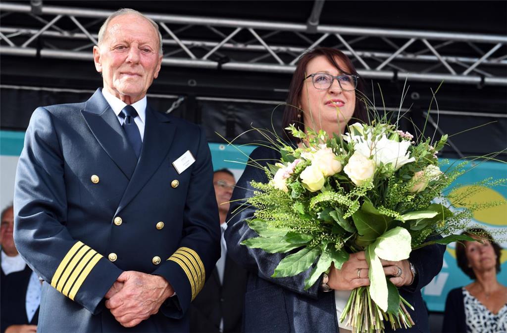 Jens Thorn und Taufpatin Petra Kaiser. Foto: Scheer