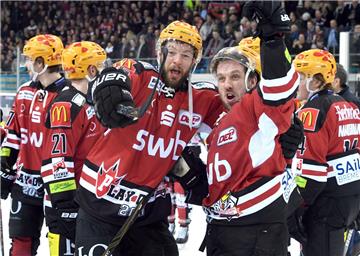 Jeremy Welsh (links) und Cory Quirk sind außer sich vor Freude.