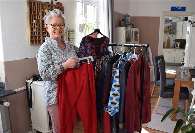 Bremerhavenerin mit Passion für Nadel und Faden Jessica Bühre fertigt ihre Garderobe selbst.