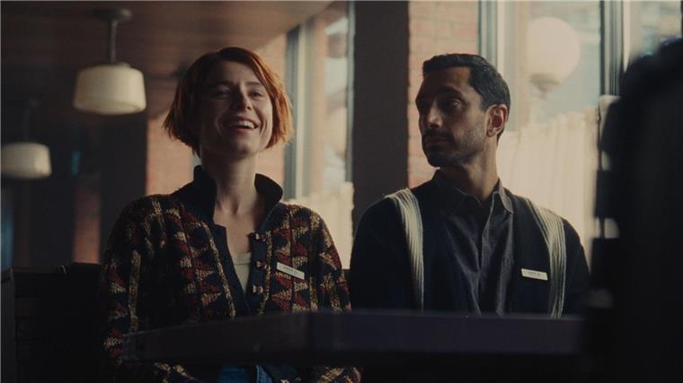 Das sind die Streaming-Tipps der Woche Jessie Buckley und Riz Ahmed in einer Szene aus „Fingernails“.