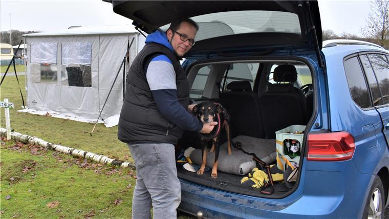 Hund "Dino" darf auch mit auf den Campingplatz