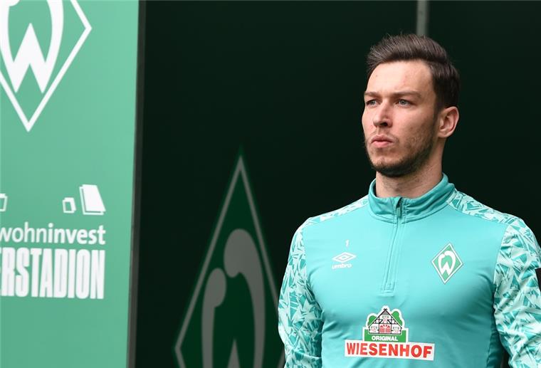 Jetzt gibt es auch Interessenten für Werder-Keeper Pavlenka Jiri Pavlenka dürfte in Bremen vor dem Absprung stehen.