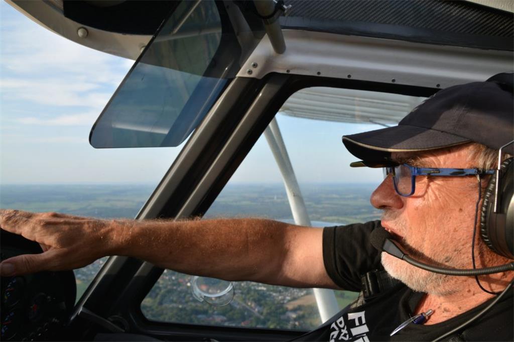 Joachim Kahl ist hoch über der Erde zuhause. Der Pilot und Fluglehrer lenkt seit...