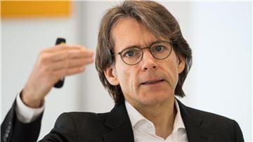 Joachim Kreuzburg präsentiert zum letzten Mal die Sartorius-Quartalsbilanz. Ende Juni gibt er die Führung des Dax-Konzerns ab. (Archivfoto)