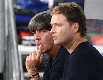 Joachim Löw (links) fällt als Bundestrainer aus. Er wird von Marcus Sorg vertreten.

