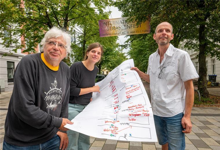 Beim Goethestraßenfest in Lehe gibt es sogar Rikscha-Touren Jochen Hertrampf, Miriam Gieseking und Olaf Dietzel (von links) erwarten viele Besucher beim Goethestraßenfest.