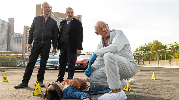 Joe Bausch an der Seite von Klaus. J. Behrendt (von links) und Dietmar Bär. Im Kölner „Tatort“ spielt Bausch den Rechtsmediziner Dr. Roth.