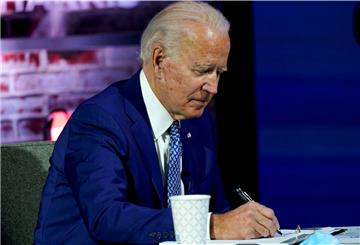 Joe Biden, „Gewählter Präsident“ („President-elect“) der USA, will gleich am ersten Tag im Weißen Haus diverse politische Entscheidungen von Donald Trump rückgängig machen. 