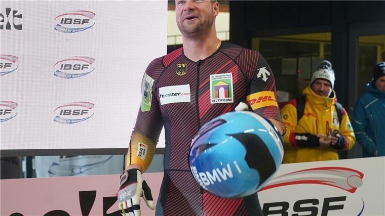 Bobpilot Lochner siegt mit neuem Anschieber in Sigulda Johannes Lochner fährt beim Zweierbob-Weltcup in Sigulda mit seinem neuen Anschieber Jörn Wenzel sofort auf Rang eins.