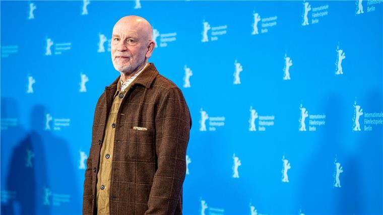 John Malkovich stellt seinen Film „Seneca - Oder: Über die Geburt von Erdbeben“ auf der Berlinale vor.