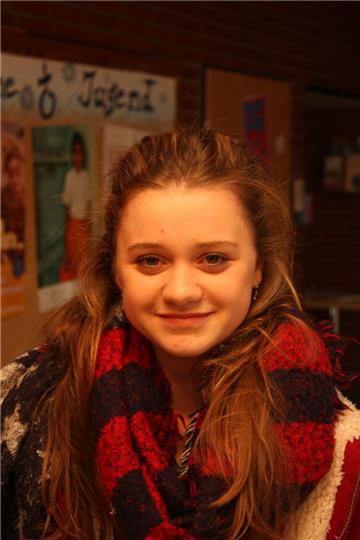 Joleen, 14 Jahre: „Wir gehen hier im Konfirmanden-Unterricht viel mehr auf die B...