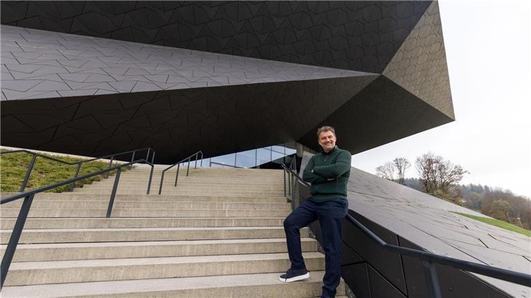 Jonas Kaufmann vor dem Festspielhaus in Erl. (Archivbild)