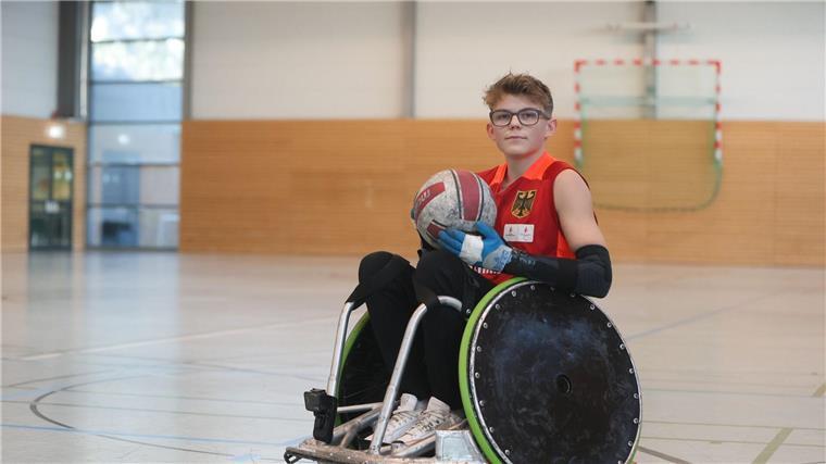 15-jähriges Rugby-Talent bekommt Sportrollstuhl dank Spenden Jonte Küntzel sitzt wegen einer degenerativen Muskelerkrankung im Rollstuhl