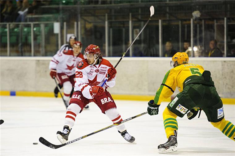Stürmer Jordan George kommt aus Dänemark Jordan George (links) stürmt künftig für die Fischtown Pinguins. Foto: SjurxStölen/imago