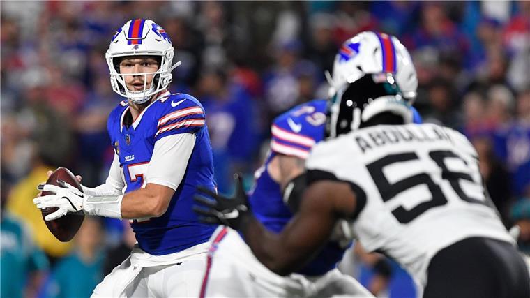 Josh Allen (links) zerlegte die Jacksonville Jaguars mit den Buffalo Bills in ihre Einzelteile.