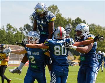 Jubel bei den Footballern der Bremerhaven Seahawks nach dem Sieg gegen Ritterhude.