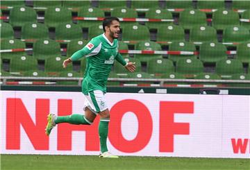 Jubel vor leerer Kulisse: Werders Leonardo Bittencourt freut sich über sein Tor zum 1:0.