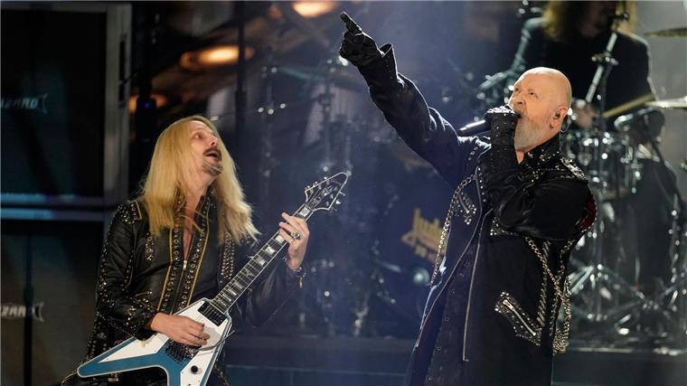 Judas Priest bei der Aufnahme in die Rock & Roll Hall of Fame 2022.