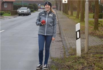 Judith Reins ist nicht nur Jugendwartin des KBV Schweewarden, sondern boßelt auch in der Landesliga-Frauenmannschaft.
