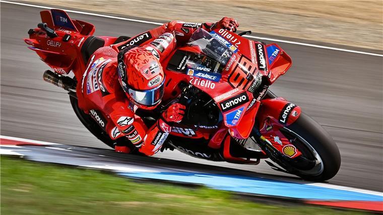 Eine Woche nach Titeltriumph: Márquez verletzt nach Sturz Jüngst erst das Titel-Comeback, nun verletzt: Weltmeister Marc Márquez (Archivbild).