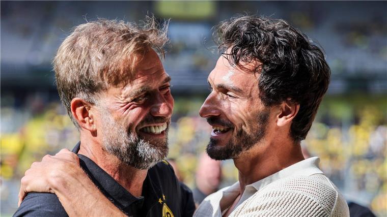 Klopp wieder in Schwarz-Gelb - Euphorie bei Kurz-Comeback Jürgen Klopp und Mats Hummels kehrten kurzzeitig zum BVB zurück