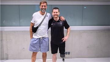 Jürgen Klopp unterstützt in Paris seinen langjährigen Freund Wojtek Czyz.