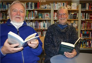 Einmal im Monat trifft sich der Leseclub Bremerhaven in der Stadtbibliothek.
