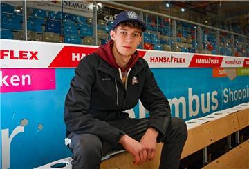 Jugendsportler Sebastian Linke spielt beim REV Bremerhaven in der U20-Eishockeymannschaft.