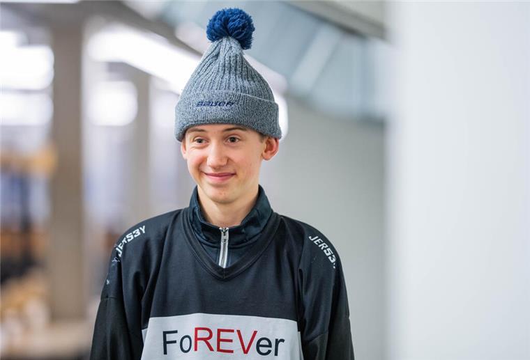Jugensportlerporträt: Simon Leuschner (14) aus der U15 des REV Bremerhaven.