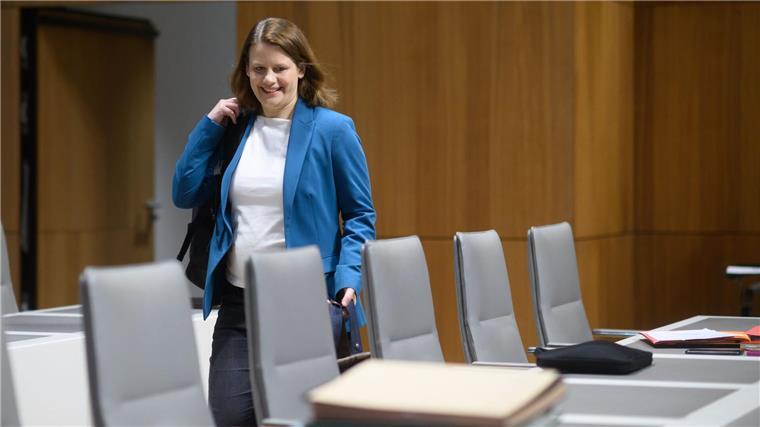 Julia Willie Hamburg sieht ihre Doppelrolle als Ministerin und VW-Aufsichtsrätin als klaren Gewinn. (Archivbild)