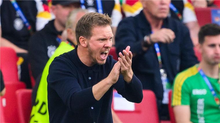 Julian Nagelsmann feuert seine Spieler an. 