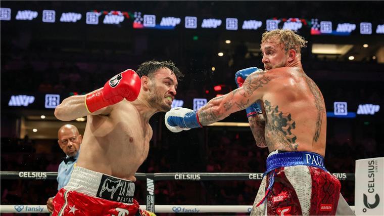 Abgeschoben und inhaftiert: Ex-Boxweltmeister unter Verdacht Julio Cesar Chavez Jr. (links) ist aus den USA abgeschoben worden.