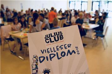 Julius-Club in Tarmstedt: Wer in den Ferien fünf oder mehr Bücher gelesen hatte, bekam zum Abschluss ein Vielleser-Diplom. 
