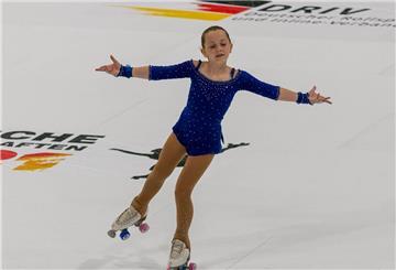 Juna Rinas vom ERC Bremerhaven belegte in ihrer Altersklasse den elften Platz bei der deutschen Kür-Meisterschaft in Göttingen. 
