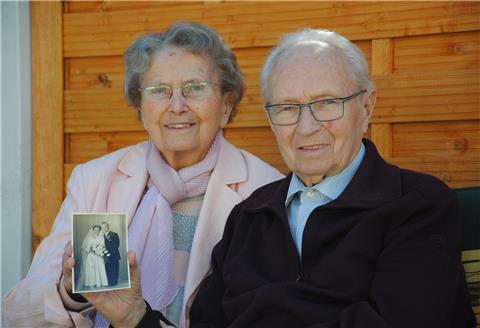 Käte und Dietrich Mehrkens feiern Montag ihre eiserne Hochzeit. Seit 65 Jahren sind die Zevener verheiratet.