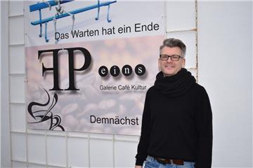 Kai Bürster erfüllt sich einen Lebenstraum. Ende Januar eröffnet er gemeinsam mit seinem Lebenspartner ein Café in Rodenkirchen.