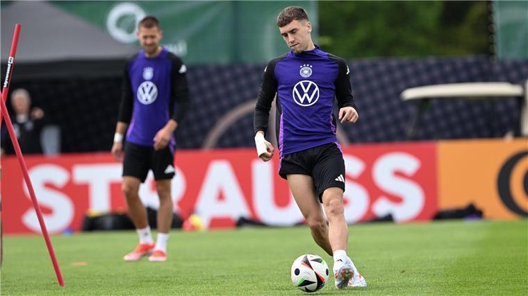 Kam erstmals in der Premier League zum Einsatz: Brajan Gruda (r).