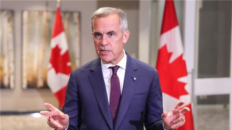Kanadas Premierminister Mark Carney war als Überraschungsgast auf der Bühne.