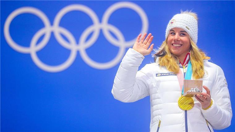 IOC bleibt hart: Keine Olympia-Ausnahme für Tschechen-Star Kann 2026 nicht um Doppel-Gold auf Ski und auf dem Snowboard kämpfen: Ester Ledecka aus Tschechien.