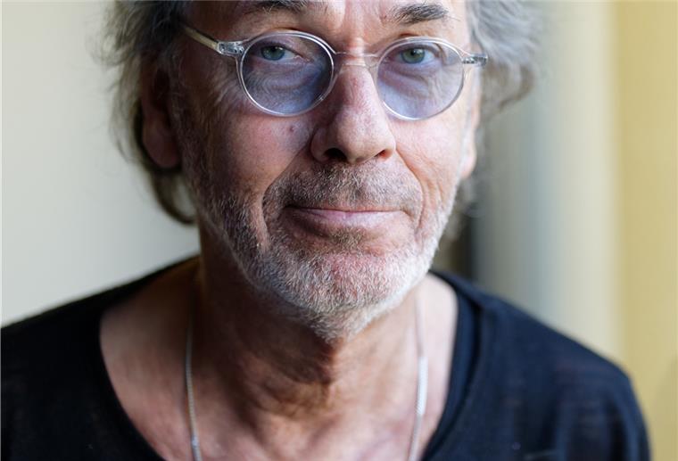 Hugo Egon Balder feiert 70. Geburtstag Kann auf Knopfdruck gute Laune verbreiten - und das seit Jahrzehnten: Hugo Egon Balder.