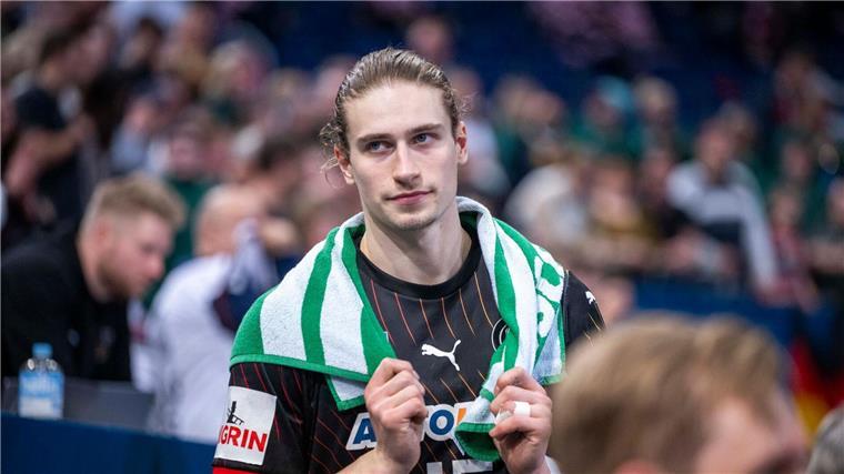 Kann er spielen oder nicht? Deutschlands Spielmacher Juri Knorr.