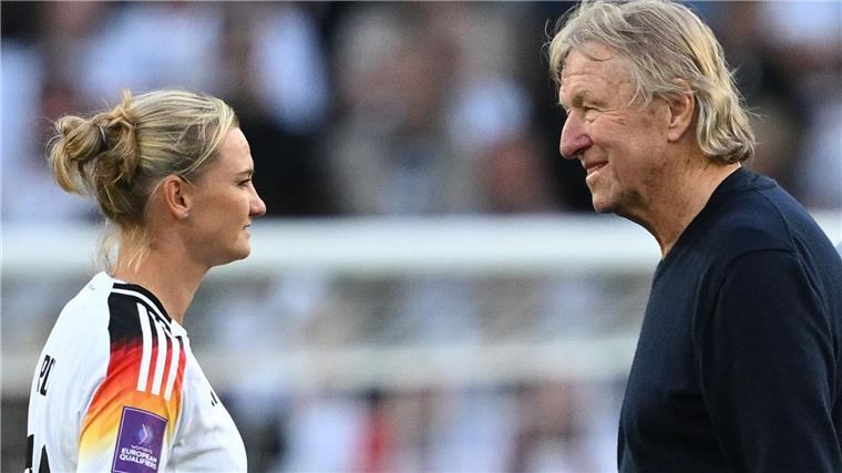 Acht Jahre nach Rio: Spezielle Spiele für Alexandra Popp Kapitänin und Chefcoach gefordert: Alexandra Popp und Horst Hrubsch