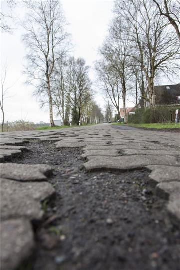Kaputte Straßen gibt es auch im Landkreis Cuxhaven genug. 