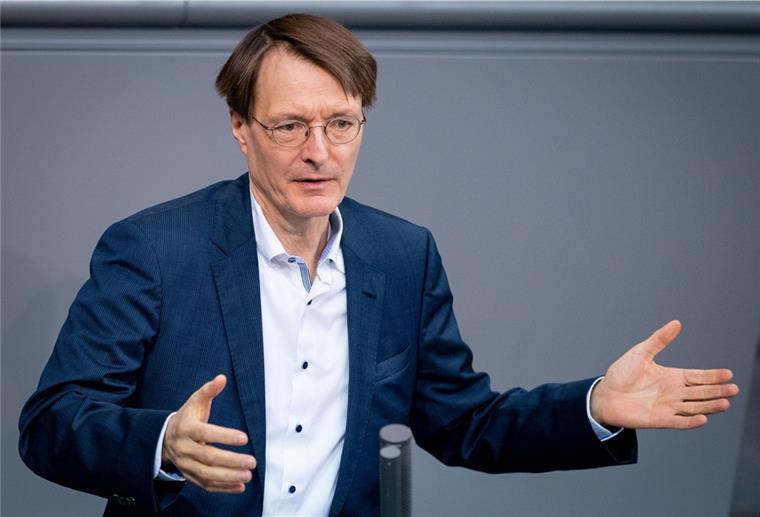 Karl Lauterbach sieht keine Chance für Osterferien.
