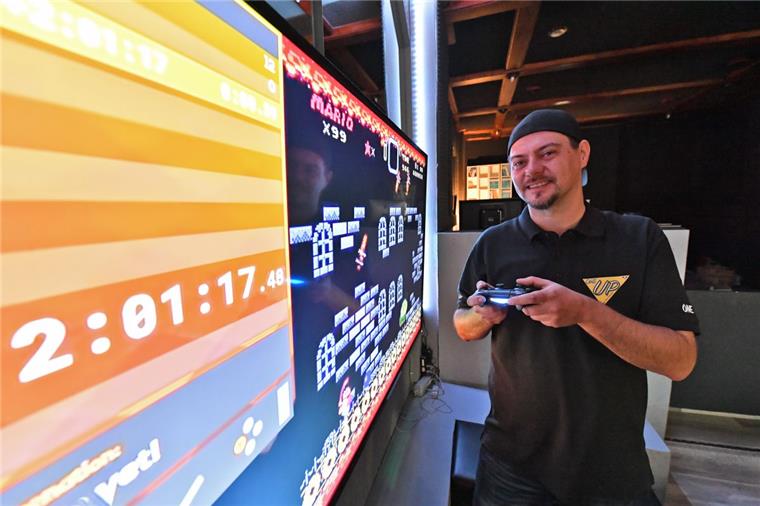 Karol Hryniewiecki öffnet Bremerhavens erste Game-Bar "Am Gitter 1 -3".
