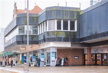 Karstadt war einmal - jetzt wird in Bremerhaven abgerissen.